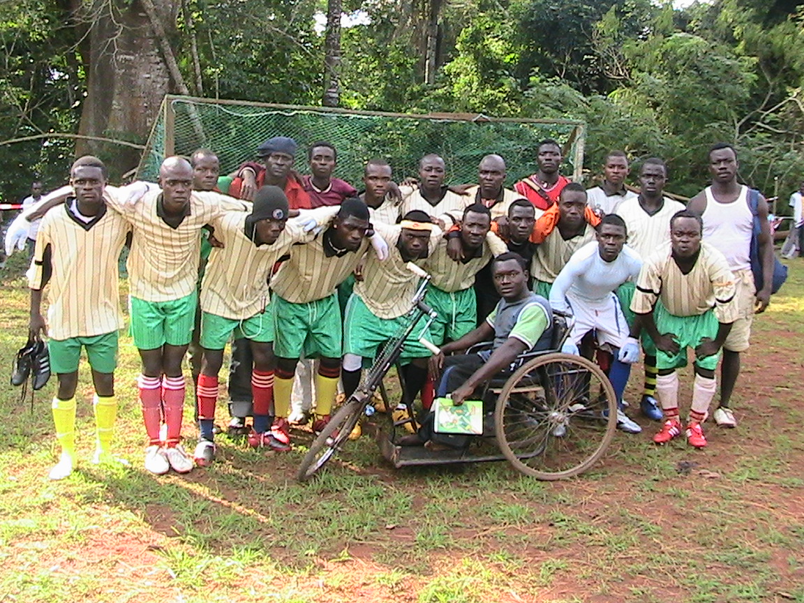 COACH_IBRAHIM_Of_Meleti_Football_Club_of_Nditam_hititp.org2011 photo by O. Mebouack.JPG