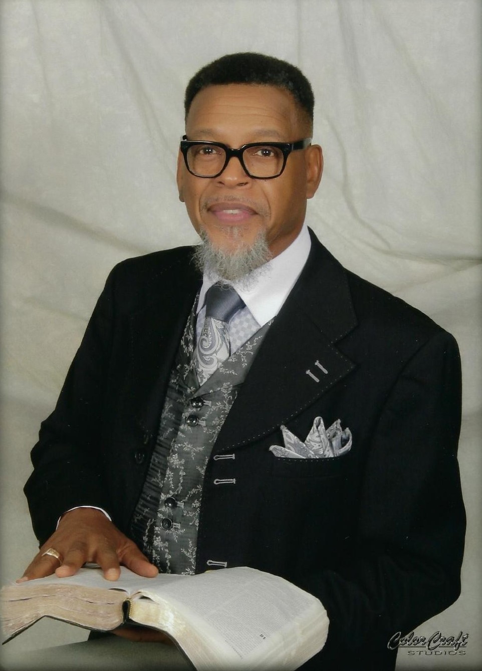 Pastor Dwight Anthony Davis.jpg